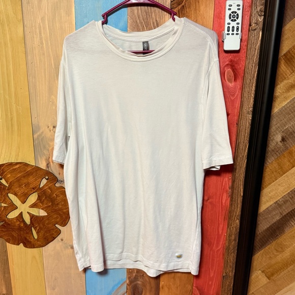 Vuori Short Sleeve Tee – White (Men’s Medium) - Picture 1 of 4